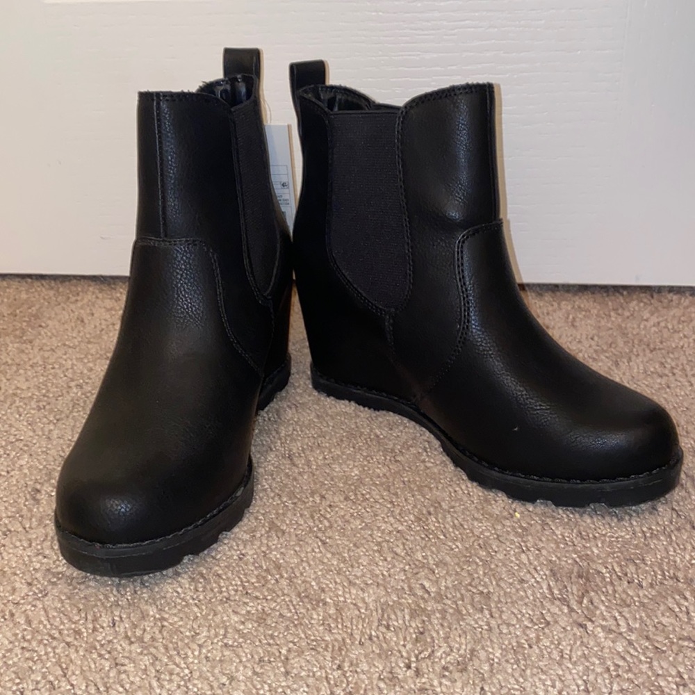Universal Thread Amalia Ankle Wedge Boots